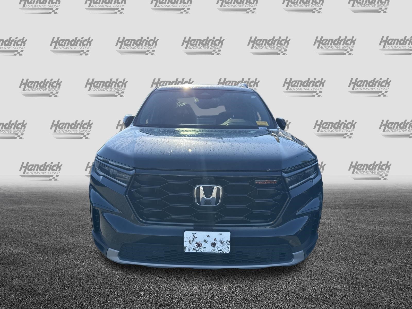 Used 2025 Honda Pilot TrailSport image 3