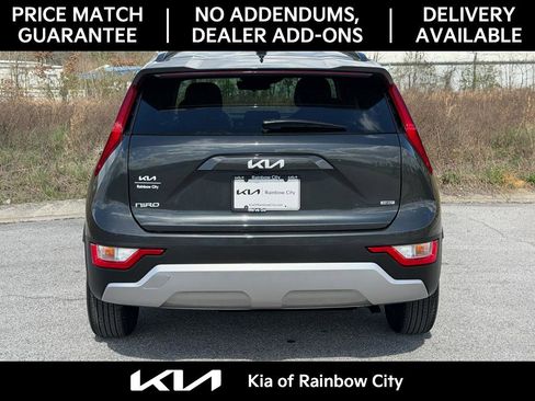 Used 2025 Kia Niro LX image 6