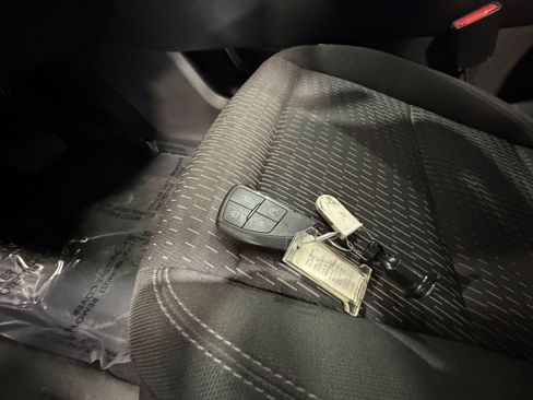 Used 2025 Chevrolet Equinox LT image 22