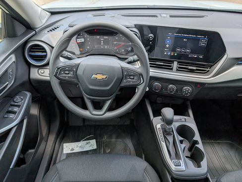 New 2026 Chevrolet Trax LS w/ LS Convenience Package FWD image 4