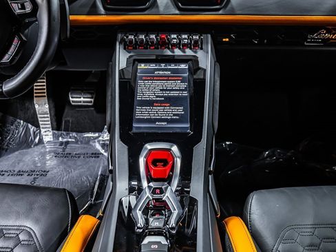 Used 2022 Lamborghini Huracan EVO image 15