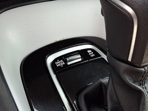 Used 2025 Toyota Corolla SE FWD image 18