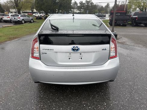 Used 2013 Toyota Prius Two FWD image 4