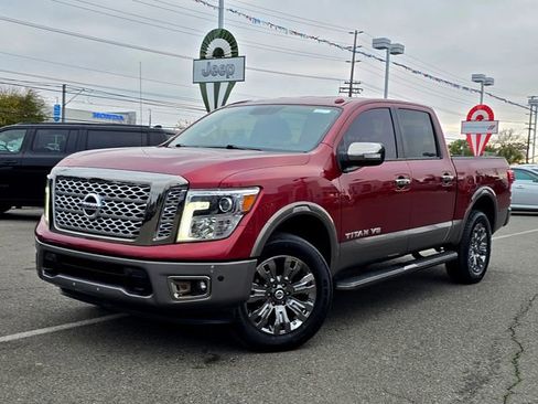 Used 2019 Nissan Titan Platinum Reserve image 3
