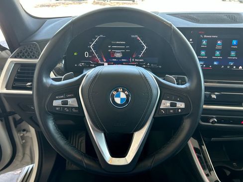 Used 2025 BMW X5 xDrive50e image 17