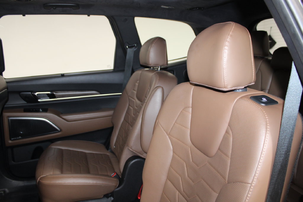 Used 2020 Kia Telluride SX w/ SX Prestige Package AWD/4WD image 17