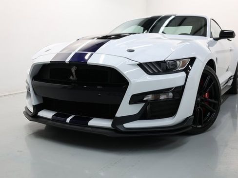 Used 2022 Ford Mustang Shelby GT500 w/ Technology Package image 48