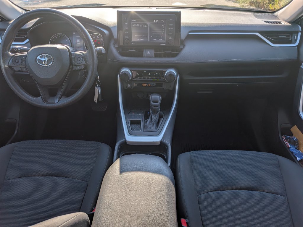 Used 2021 Toyota RAV4 LE FWD image 25