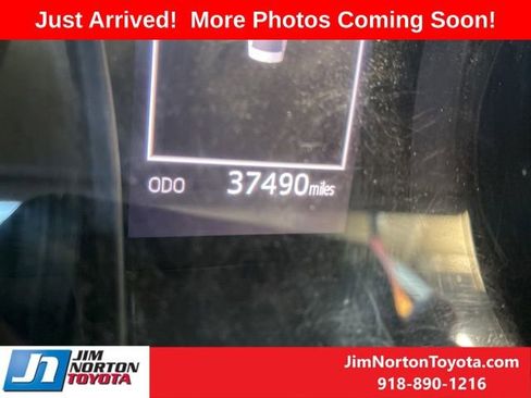 Used 2024 Toyota Camry SE image 10