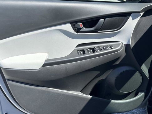 Certified 2023 Hyundai Kona SEL AWD/4WD image 18