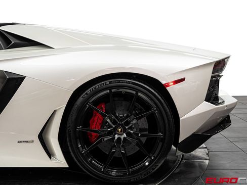 Used 2015 Lamborghini Aventador LP 700-4 AWD/4WD image 22