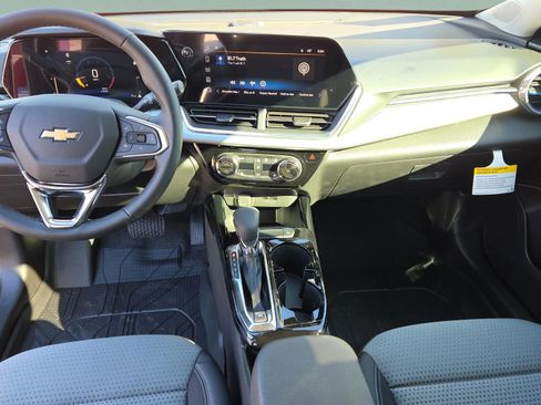 New 2026 Chevrolet Trax LT w/ Driver Confidence Package image 25