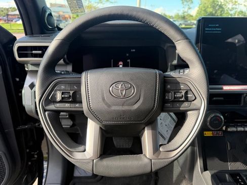 Used 2026 Toyota 4Runner TRD Off-Road Premium AWD/4WD image 11