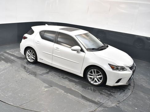 Used 2017 Lexus CT 200h image 37