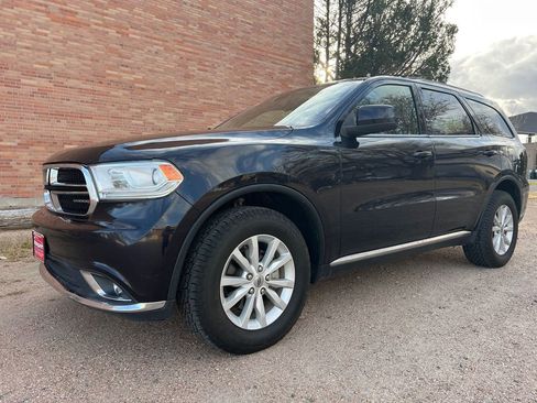 Used 2019 Dodge Durango SXT image 3