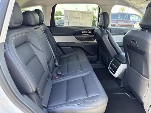 New 2025 Lincoln Nautilus Premier w/ Equipment Group 102A image 21