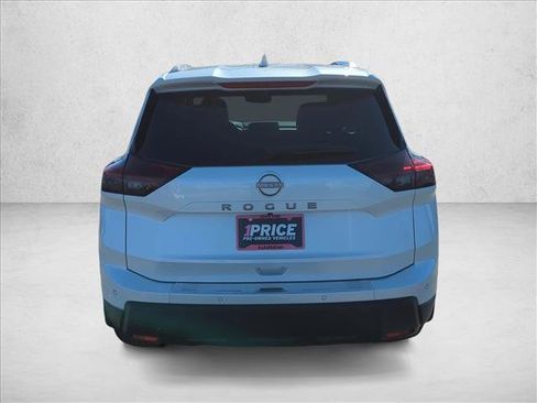 Certified 2025 Nissan Rogue SV w/ SV Premium Package image 6