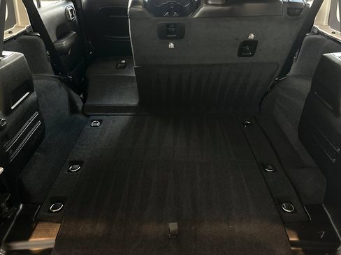 Used 2021 Jeep Wrangler Unlimited Sahara AWD/4WD image 15