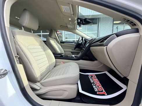 Used 2020 Ford Fusion SE image 36