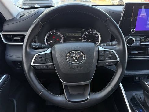 Used 2024 Toyota Highlander LE image 13