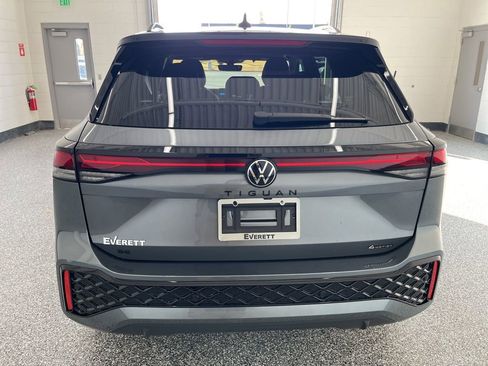 New 2026 Volkswagen Tiguan SE R-Line image 4
