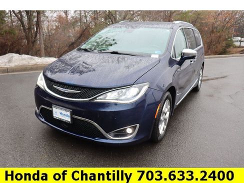 Used 2019 Chrysler Pacifica Limited w/ Advanced Safetytec Group image 3