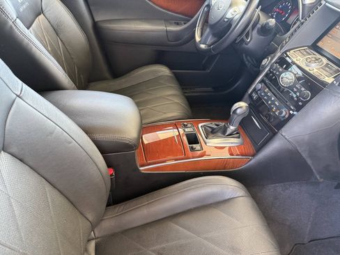 Used 2009 INFINITI FX35 2WD w/ Deluxe Touring Pkg image 18