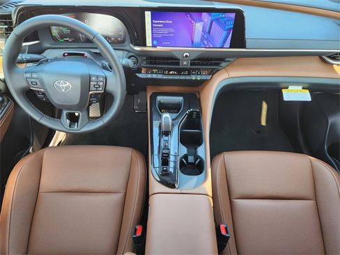 New 2025 Toyota Crown Signia Limited image 18