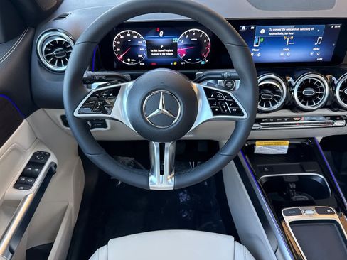 New 2026 Mercedes-Benz GLB 250 image 13