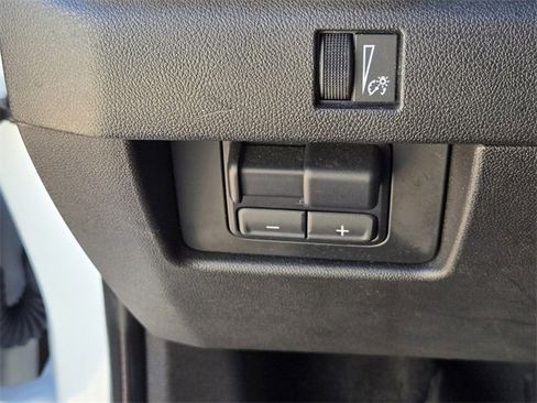 Certified 2024 GMC Canyon Denali image 29