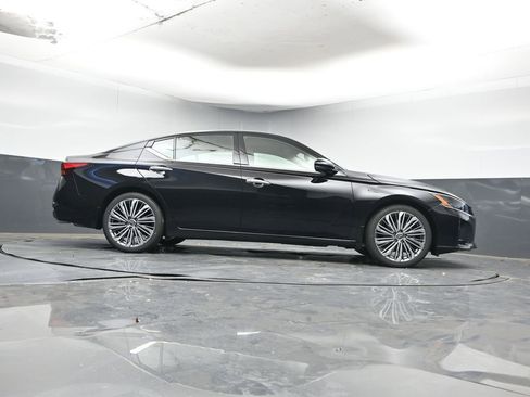 New 2025 Nissan Altima 2.5 SL image 30