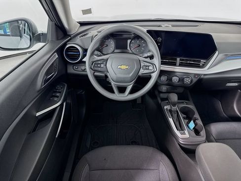 Used 2026 Chevrolet Trax LS FWD image 22