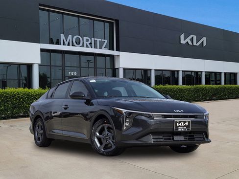 New 2026 Kia K4 LXS image 1