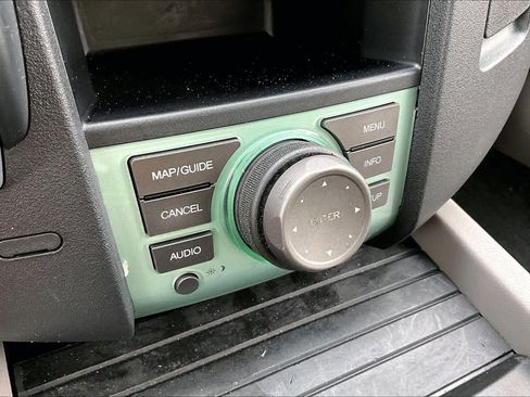 Used 2011 Honda Pilot Touring image 32