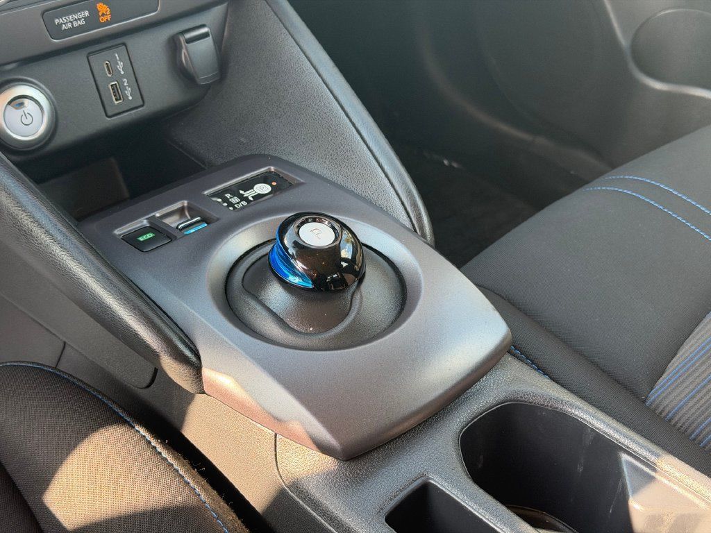 Used 2025 Nissan Leaf S FWD image 20