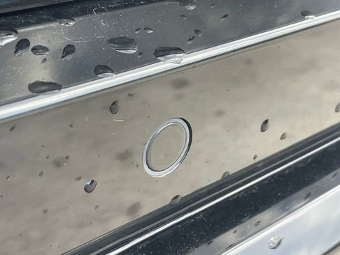 Used 2024 Nissan Ariya FWD image 8