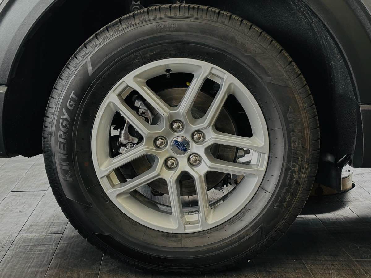 Used 2026 Ford Explorer Active AWD/4WD image 25