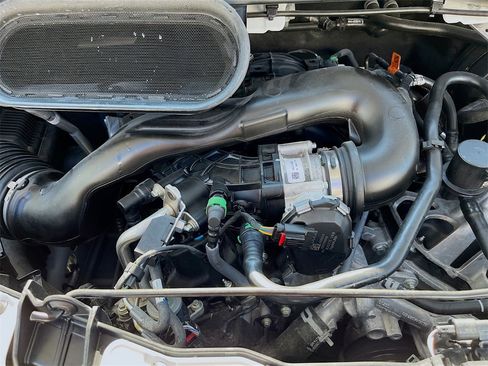 Used 2025 Ford Transit 250 148 Medium Roof w/ Load Area Protection Package image 29