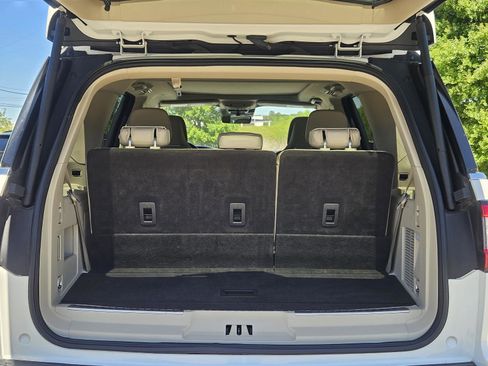 Used 2021 Lincoln Navigator Reserve AWD/4WD image 10