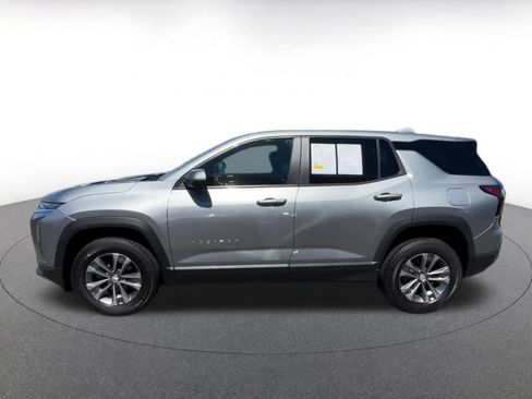 Used 2025 Chevrolet Equinox LT FWD image 7