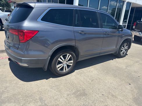 Used 2017 Honda Pilot EX image 5
