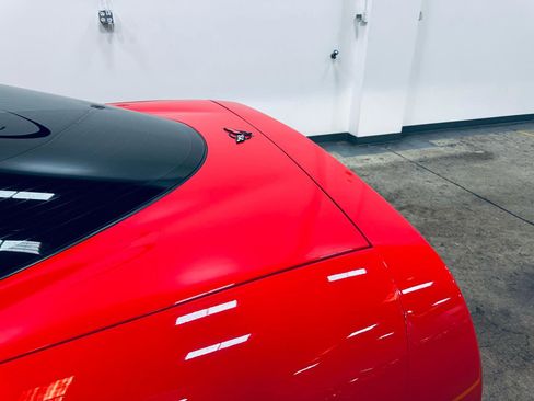 Used 2004 Chevrolet Corvette Coupe w/ Preferred Equipment Group RWD image 17