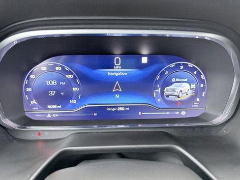 Used 2022 Chevrolet Suburban Z71 w/ Off-Road Capability Package image 9