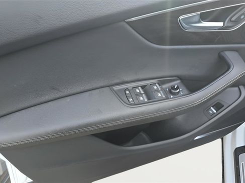 Used 2023 Audi Q8 Premium Plus image 15