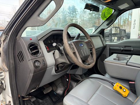 Used 2016 Ford F550 4x4 Crew Cab Super Duty image 23
