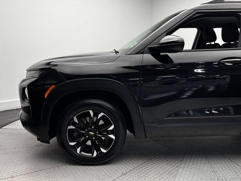 Used 2023 Chevrolet TrailBlazer LT w/ Convenience Package AWD/4WD image 3