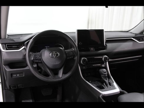 Used 2024 Toyota RAV4 LE image 6
