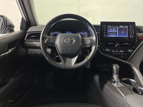 Used 2024 Toyota Camry SE image 16