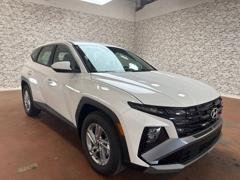 New 2026 Hyundai Tucson SE FWD image 1
