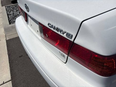 Used 2000 Toyota Camry LE FWD image 2